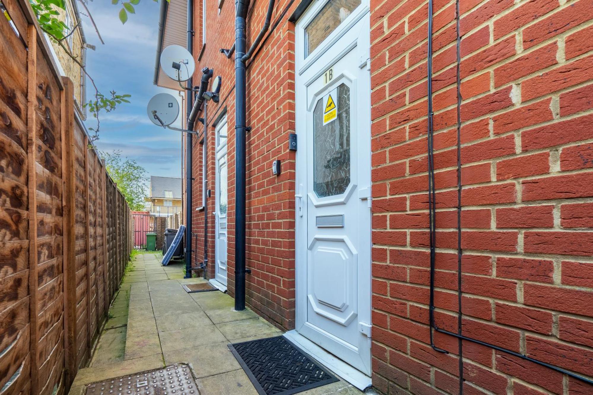 Modern 2 Bedroom Apartment In Mitcham, London Dış mekan fotoğraf