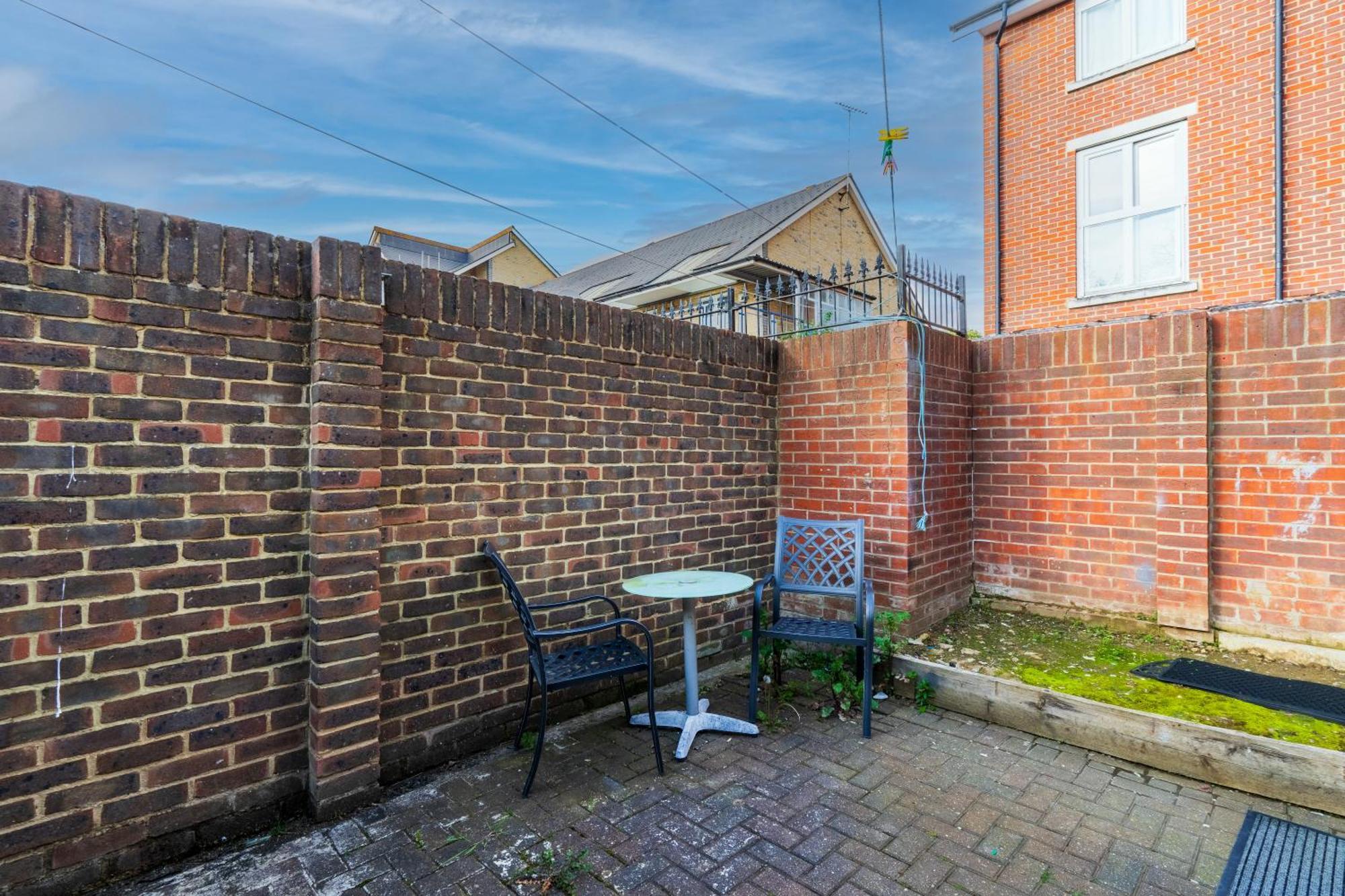 Modern 2 Bedroom Apartment In Mitcham, London Dış mekan fotoğraf