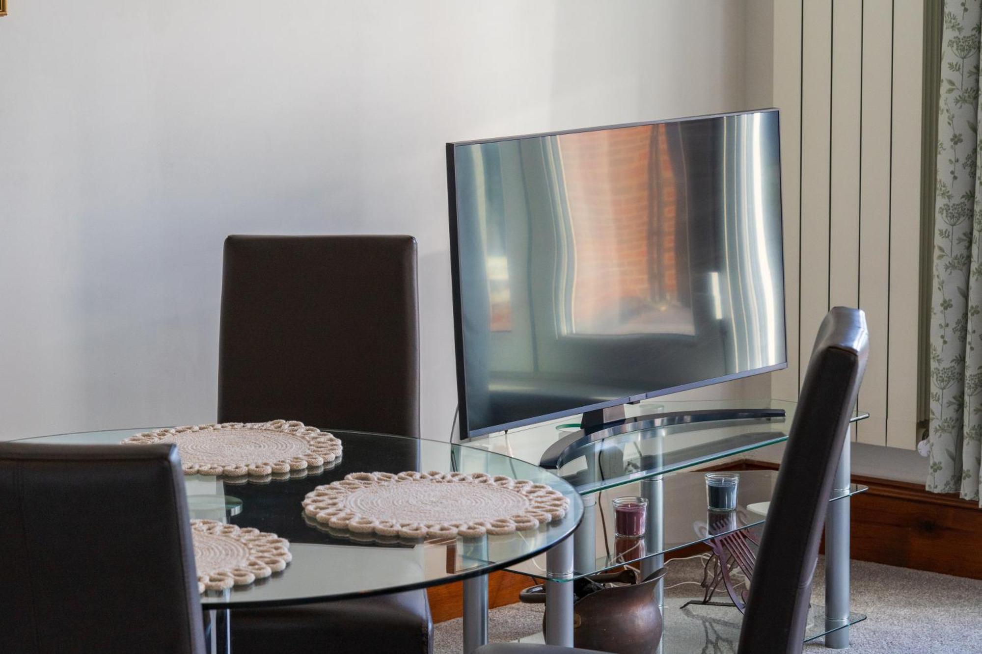 Modern 2 Bedroom Apartment In Mitcham, London Dış mekan fotoğraf